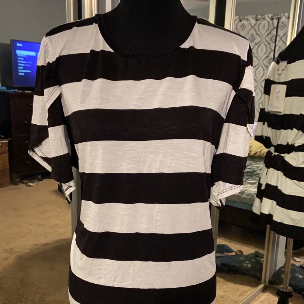 Olive tulip sleeve top